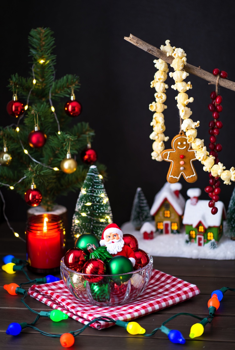 Complete holiday decoration bundle with seasonal accents